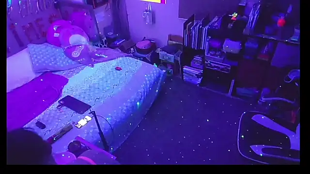 Snapshot of Cloud_Master9 chatting on October 22, 10:42 am Cloud Master9 online show from October 22, 10:42 am