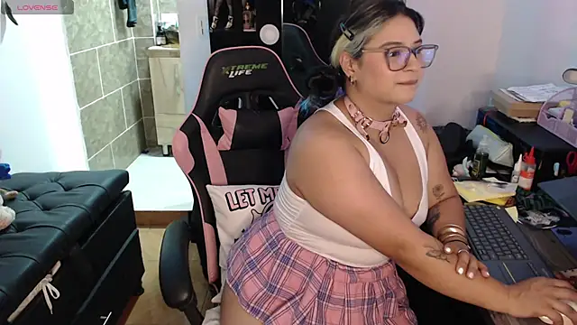 mollyshake1 online show from September 18, 6:34 am