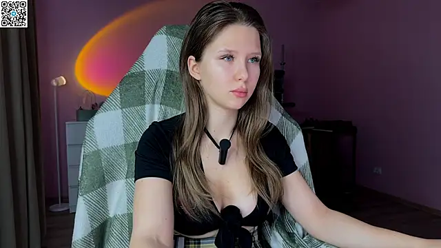 Ameliia castro online show from November 12, 6:00 am