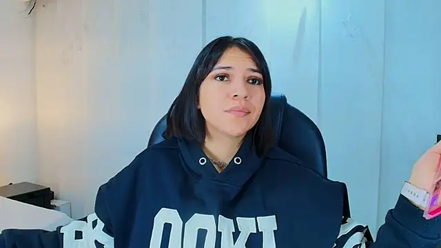 lina bedoya  online show from November 28, 11:46 am