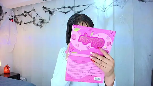 Snapshot of lina_bedoya_ chatting on October 22, 11:48 am lina bedoya online show from October 22, 11:48 am