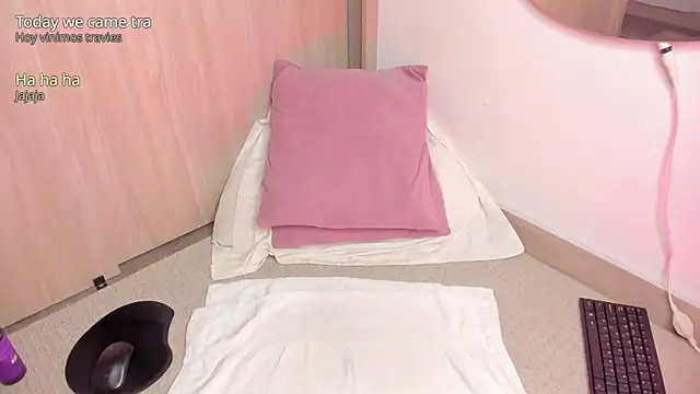 iam-ella18 online show from September 19, 3:05 am