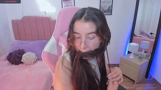 Amy joones online show from November 12, 2:48 pm