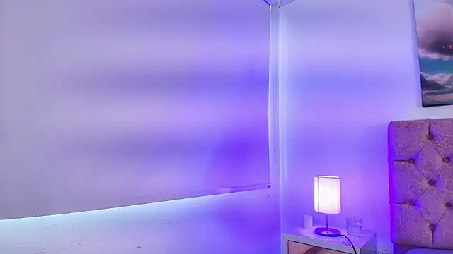 Julianaa Castro  online show from January 8, 5:50 pm