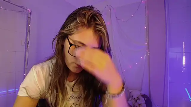 Giia paiige18 online show from October 9, 1:43 am