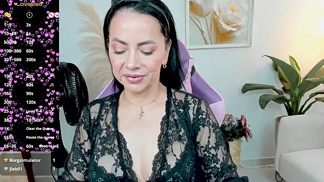 veronika naughty online show from December 5, 3:13 pm