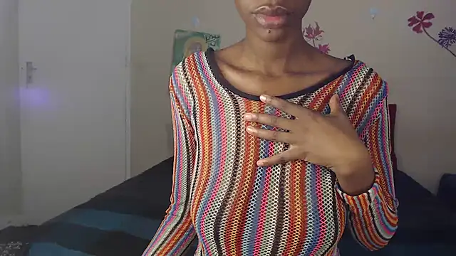 Snapshot of Blacktittiex02 chatting on October 20, 7:17 pm Blacktittiex02 online show from October 20, 7:17 pm