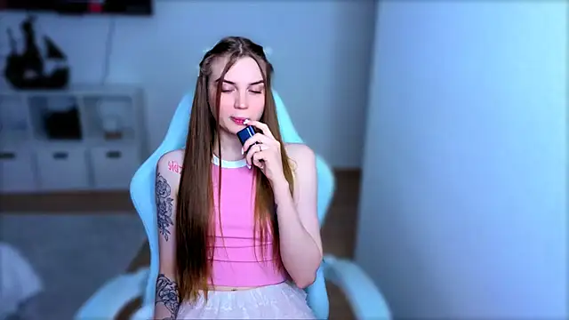 StellaLawless online show from November 18, 4:46 am