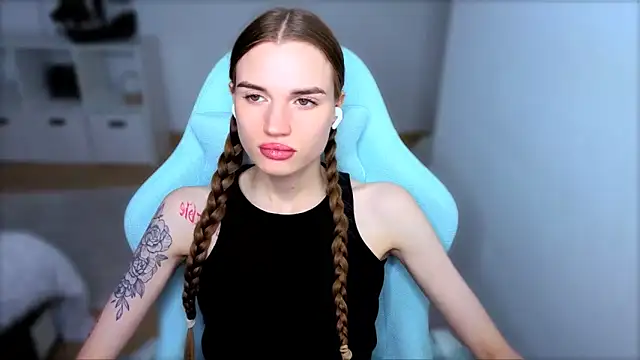 StellaLawless online show from October 3, 8:25 pm