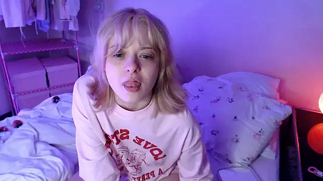 KatieMelone online show from February 15, 1:19 am