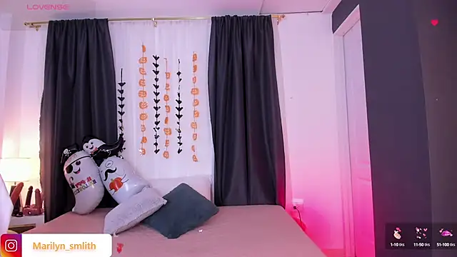 MarilynSmIith online show from October 12, 12:40 pm