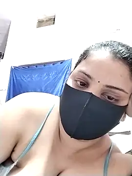 Snapshot of khanZaadii chatting on October 29, 8:44 pm khanZaadii online show from October 29, 8:44 pm