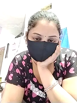 Snapshot of khanZaadii chatting on October 17, 7:06 pm khanZaadii online show from October 17, 7:06 pm