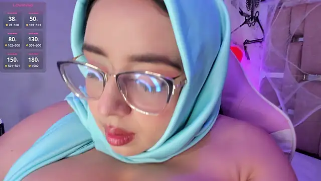 Snapshot of ThanaSaadi chatting on October 10, 5:12 am ThanaSaadi online show from October 10, 5:12 am