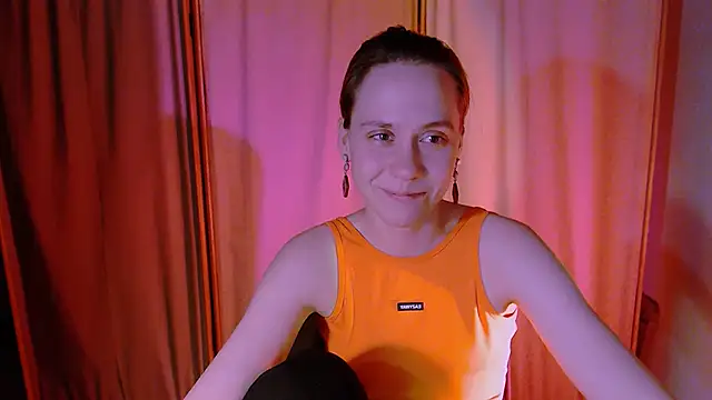 Snapshot of Malinax chatting on October 6, 10:47 pm Malinax online show from October 6, 10:47 pm