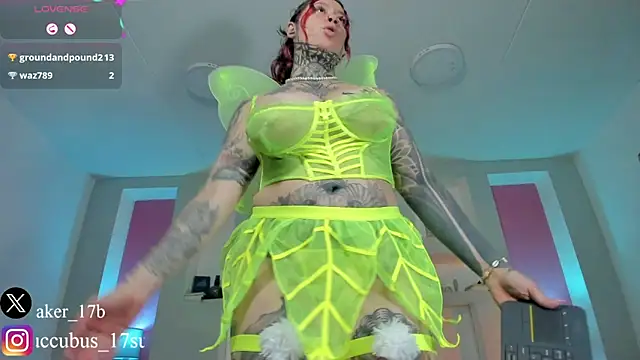 ViolettaBaker  online show from October 21, 8:02 pm