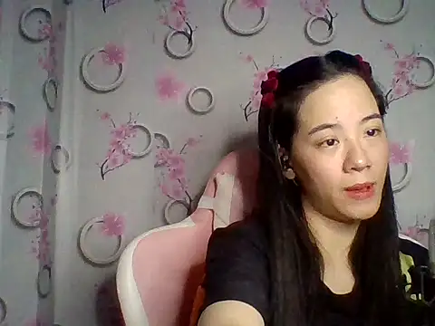 Snapshot of Nana-68 chatting on October 21, 3:38 pm Nana-68 online show from October 21, 3:38 pm