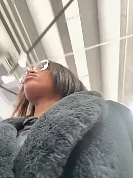 Black Dolll online show from November 20, 9:32 am