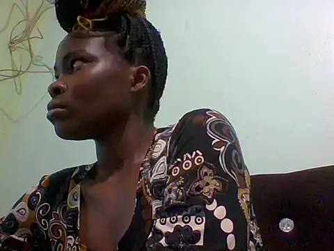 Snapshot of sexxyqueenn22 chatting on October 21, 5:28 pm sexxyqueenn22 online show from October 21, 5:28 pm