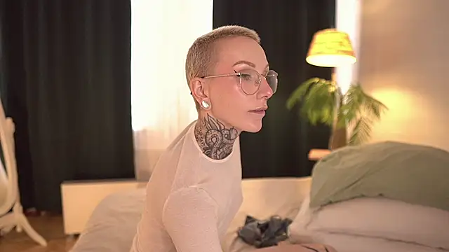 ifuckingtoy  online show from September 21, 12:59 pm