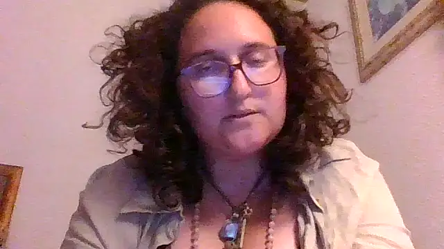 juicyrubies online show from October 28, 6:24 pm