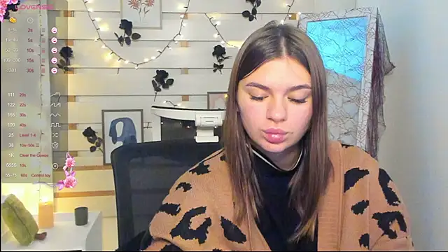 Josephine Kiss online show from October 31, 1:37 pm