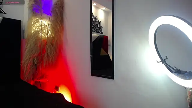 Snapshot of Tifanny_Sweett chatting on October 9, 4:16 am Tifanny Sweett online show from October 9, 4:16 am