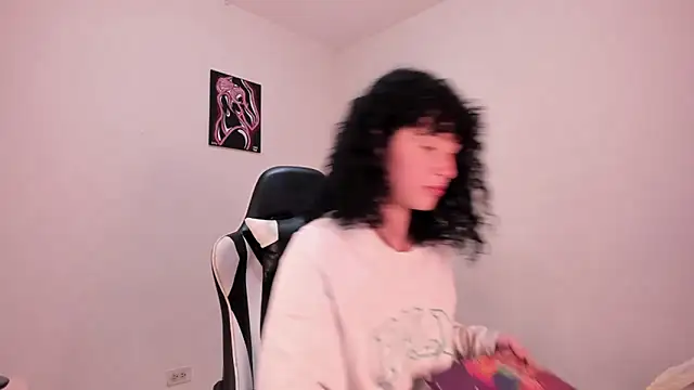 valentina 27 online show from December 19, 2:38 am