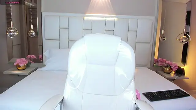 JessyEvans online show from December 16, 7:31 pm