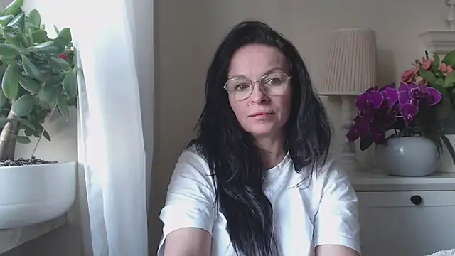 HelenLuxx online show from October 20, 6:16 am