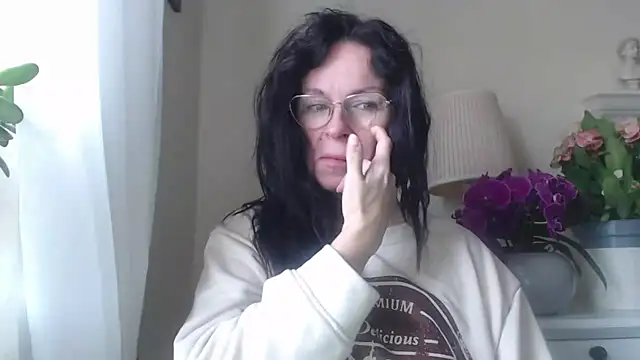 HelenLuxx online show from October 30, 7:33 am