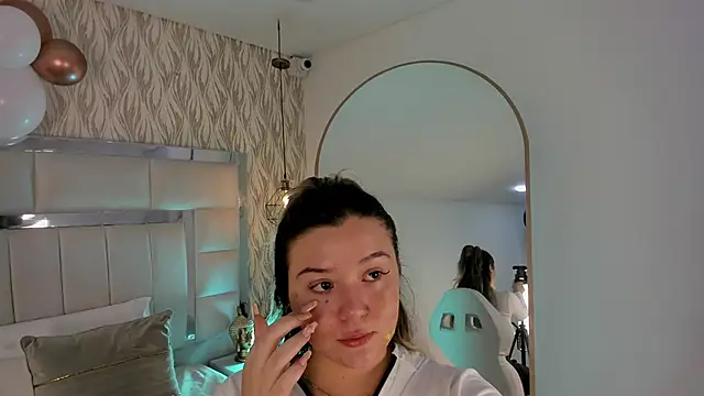 1m dalhia online show from September 17, 8:40 pm