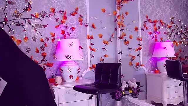 EllianaReese online show from October 28, 3:34 am