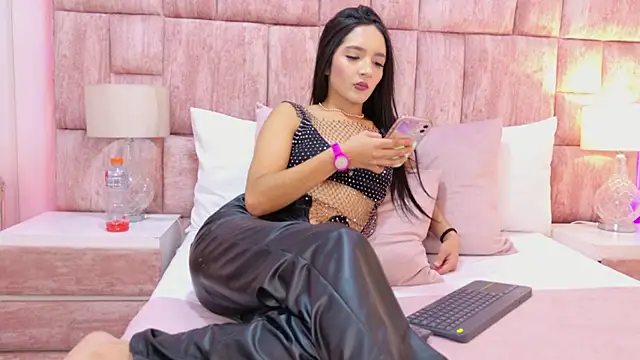 MiaSweeths online show from September 18, 12:04 pm