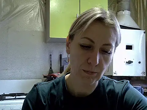 Snapshot of AshleyXHoney chatting on October 22, 10:31 am AshleyXHoney online show from October 22, 10:31 am