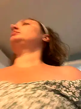 MilfyMrsRobinson online show from November 7, 12:49 am