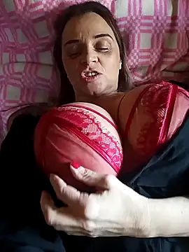 hugebobbs online show from October 1, 7:35 am