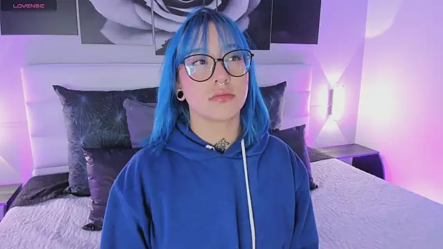 sofi bakerr online show from November 17, 11:33 am