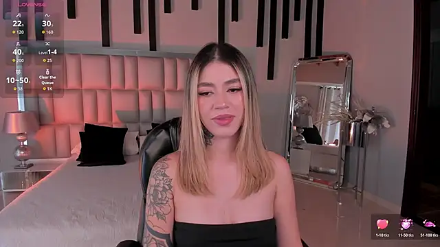 ViolettHansson online show from February 17, 7:24 pm