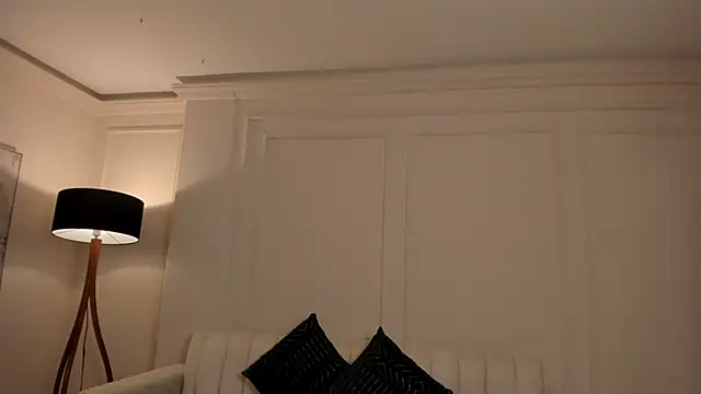 AliceHarper  online show from December 15, 5:40 pm