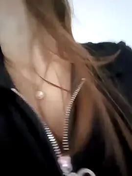 M yiyi online show from December 16, 7:25 am