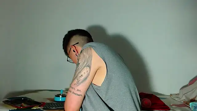 Sexyboy 666 online show from December 2, 9:28 pm