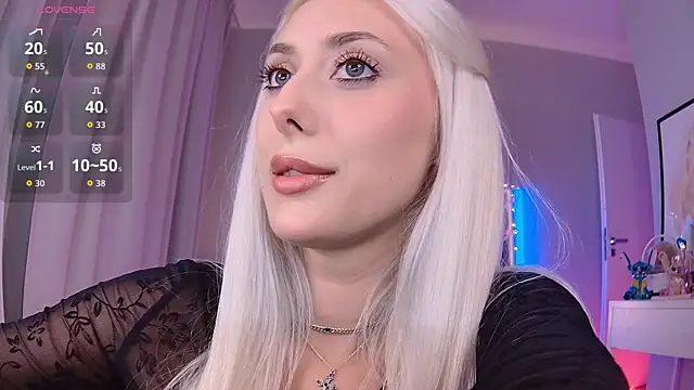 LoryWood online show from October 27, 4:13 pm