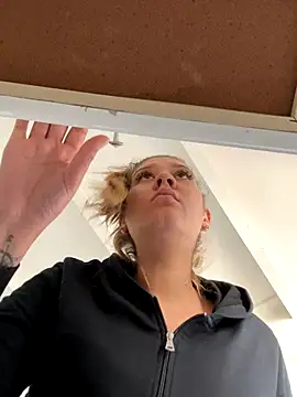 andreinitahg online show from October 1, 11:04 am