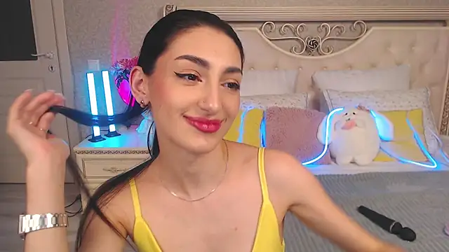 Lina Robbins online show from February 19, 3:06 am