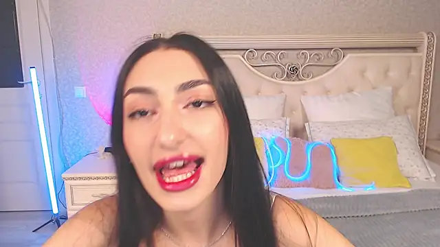 Lina Robbins online show from October 20, 3:20 am