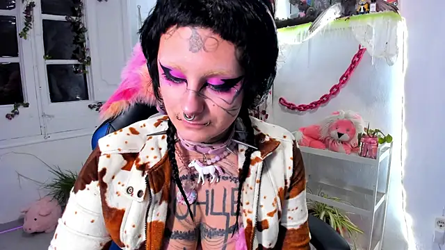 lady sontse  online show from December 18, 7:51 pm