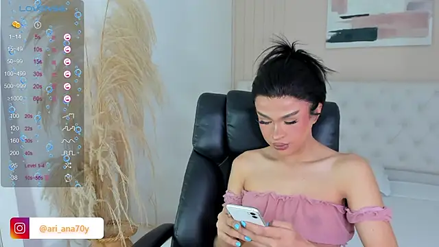 LOISE-XX online show from September 18, 5:17 am