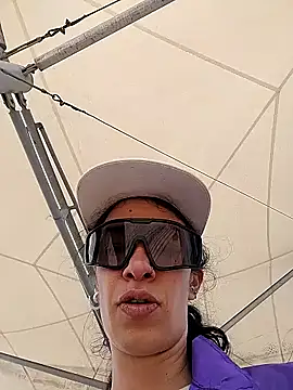 rebekka simpson online show from November 8, 4:23 pm