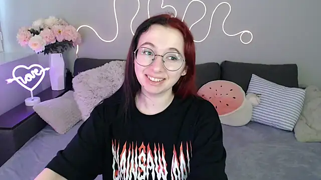 Mini Diva online show from November 5, 9:36 am